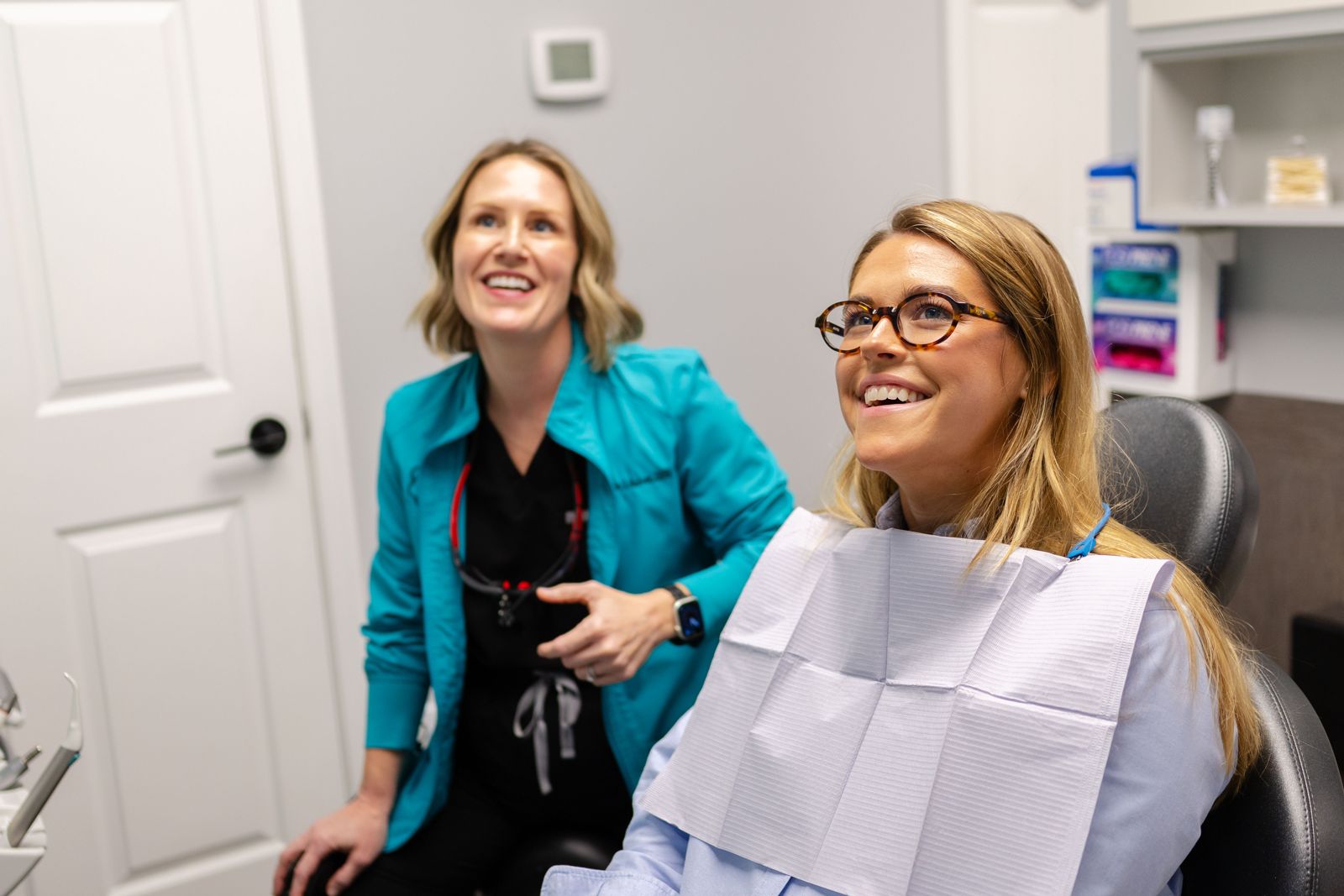 Dr. Hulver helping a patient feel comfortable at Metropolitan Dental Centre